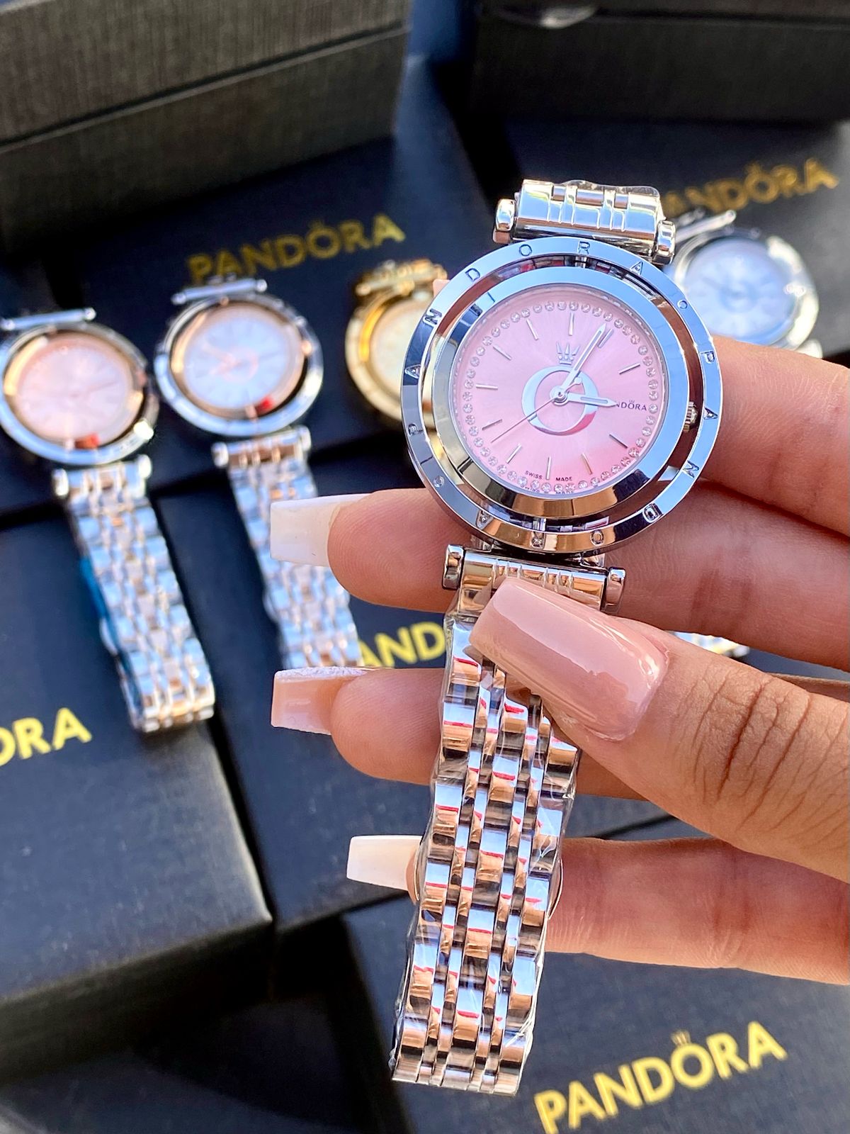 Reloj Pandora Plateado Fondo Rosa